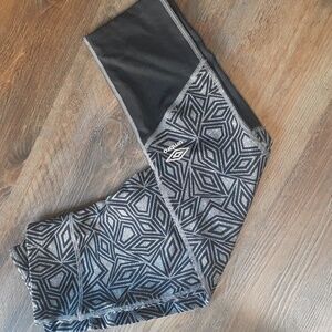 Umbro Gray And Black Girls Athletic Leggings